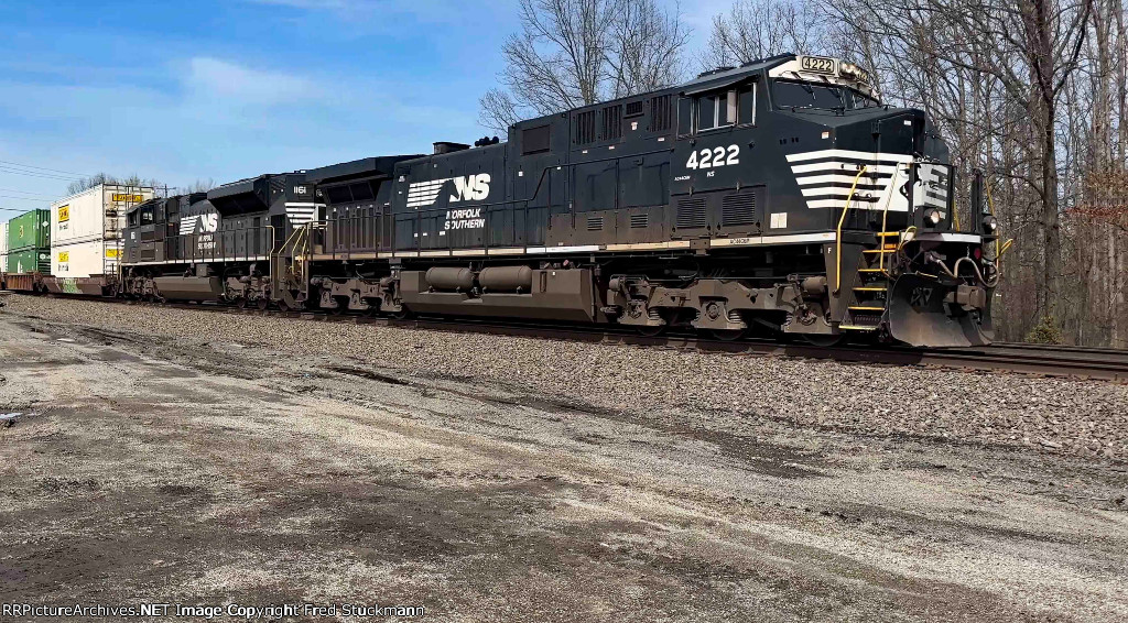 NS 4222 leads the stacks eastbound.